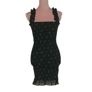 Aritzia 𝅺wilfred smocked dress.
